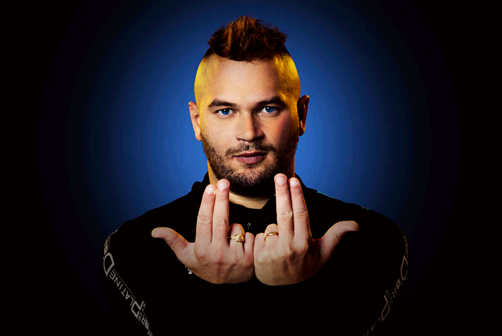 JUL (RAPPEUR) BIOGRAPHIE, PARCOURS, AGE, FORTUNE, FEMME - URB1™ – URB1 ...