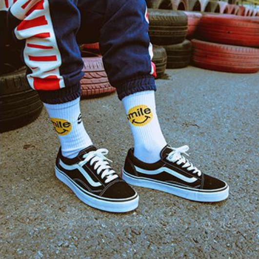 "SMILE" Chaussettes Montantes Streetwear Blanc - URB1™ - URB1™ Vêtements Streetwear mode boutique streetwear shop