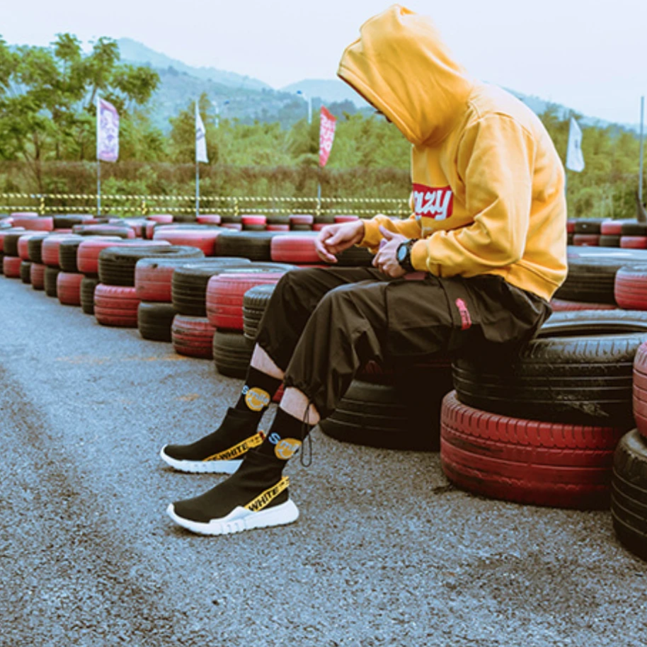 "SMILE" Chaussettes Montantes Streetwear Noir - URB1™ - URB1™ Vêtements Streetwear mode boutique streetwear shop