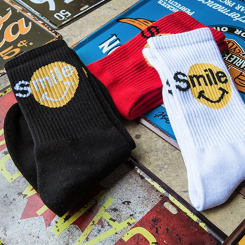 "SMILE" Chaussettes Montantes Streetwear Blanc - URB1™ - URB1™ Vêtements Streetwear mode boutique streetwear shop