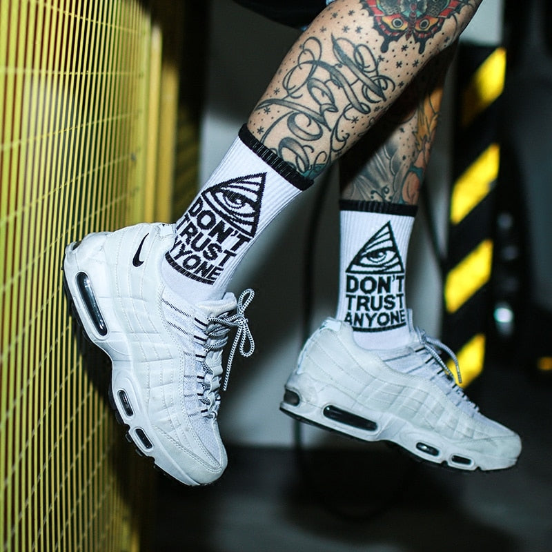 "DON'T TRUST ANYONE" Chaussettes Montantes Streetwear - URB1™ - URB1™ Vêtements Streetwear mode boutique streetwear shop